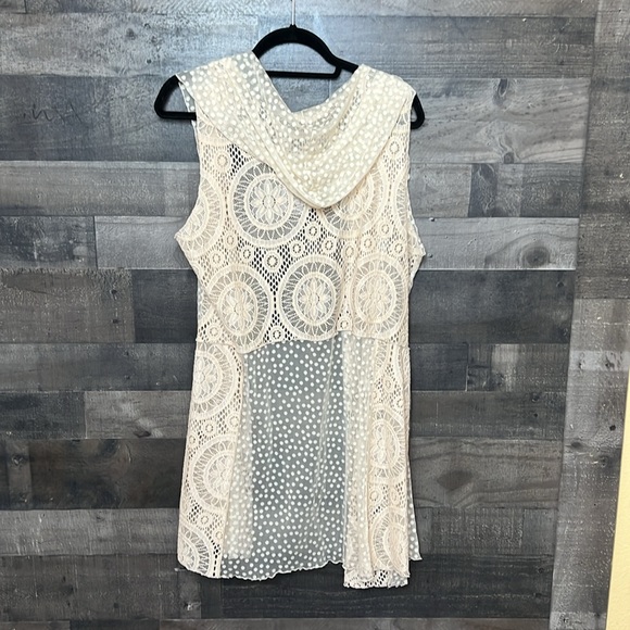 New Cream Lace long Vest from Vine Street - Picture 4 of 7